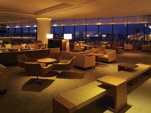 JAL-Lounge.jpg